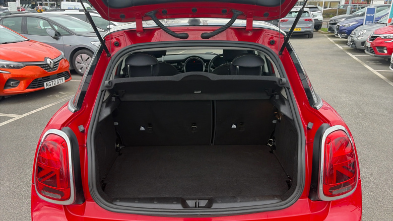 MINI Hatchback 1.5 Cooper Classic 5dr Auto Petrol Hatchback